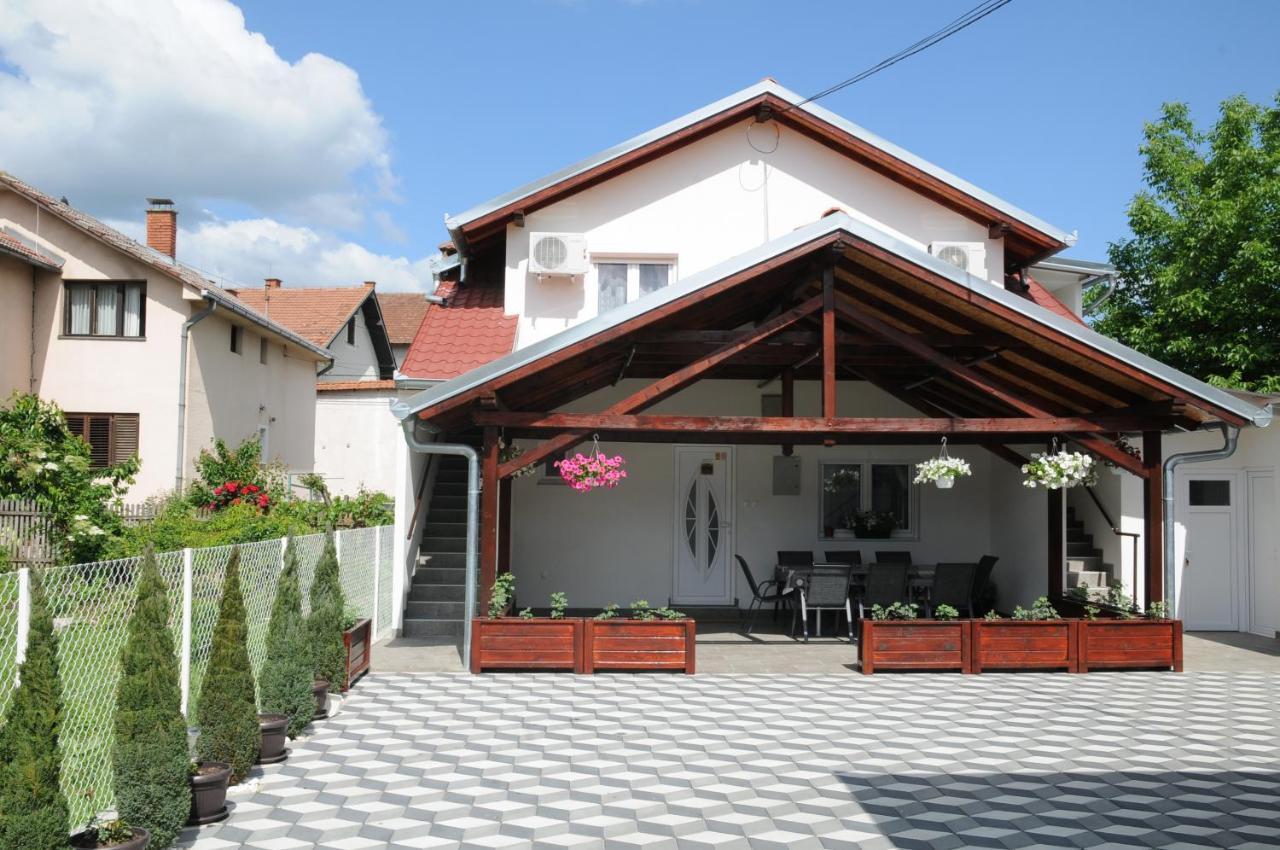 Favorit Apartments Τσάτσακ Εξωτερικό φωτογραφία
